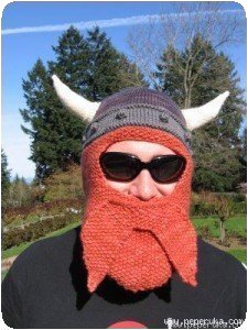 Un casque de viking en crochet pour motard