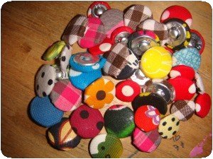 De jolis boutons recouverts de tissu!!!