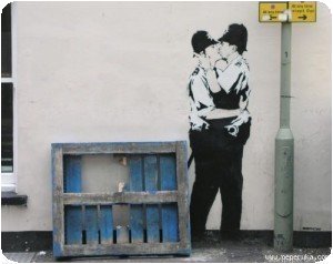 Banksy - Bisous de policiers