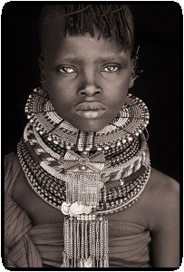 Photo noir et blanc d´un habitant du nord Kenya par John Kenny