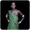 Photo couleur d´un habitant de la vallée Omo (Éthiopie) par John Kenny